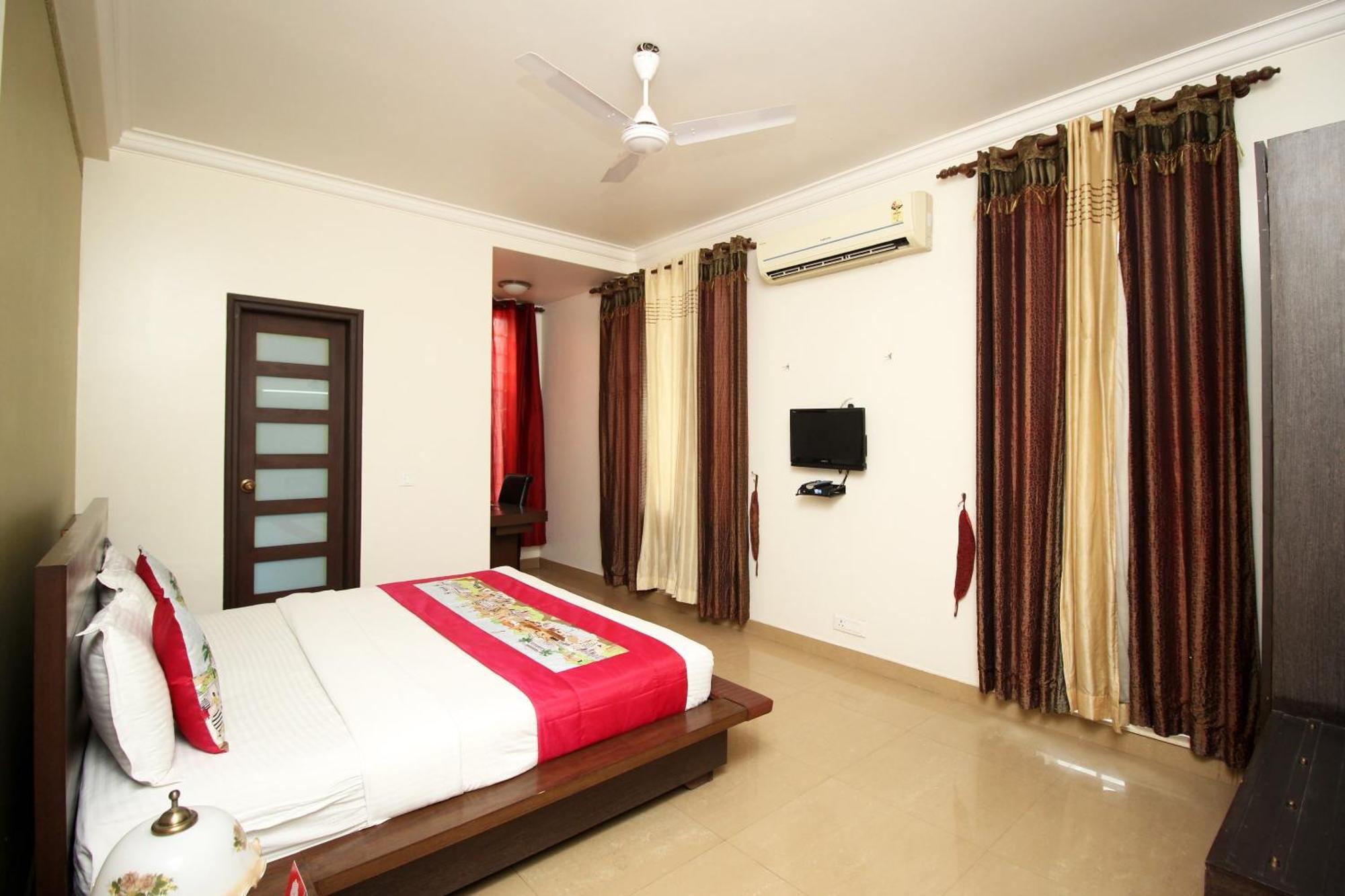 OYO 8704 Hotel Good Care Gurgaon Buitenkant foto