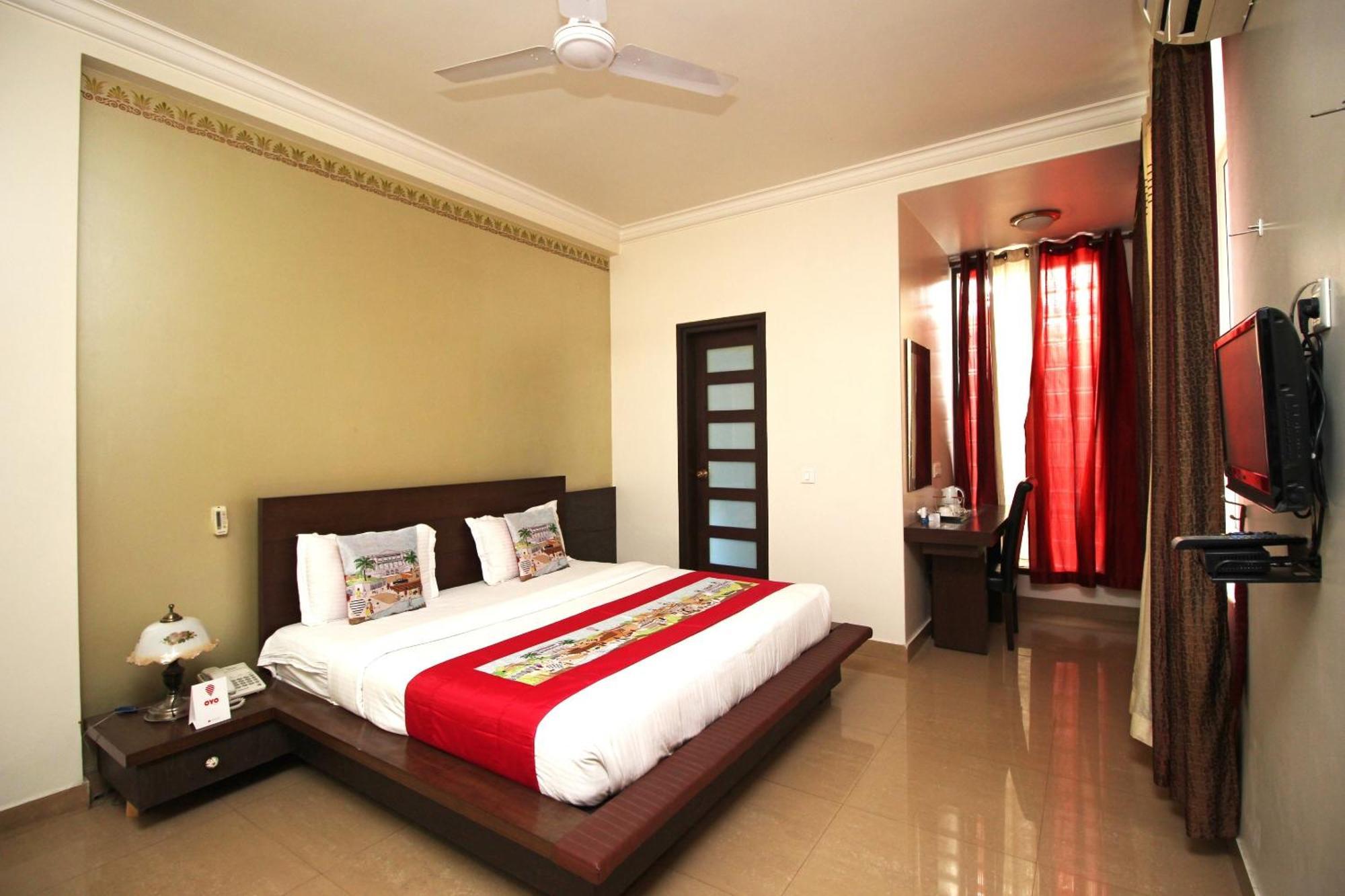 OYO 8704 Hotel Good Care Gurgaon Buitenkant foto