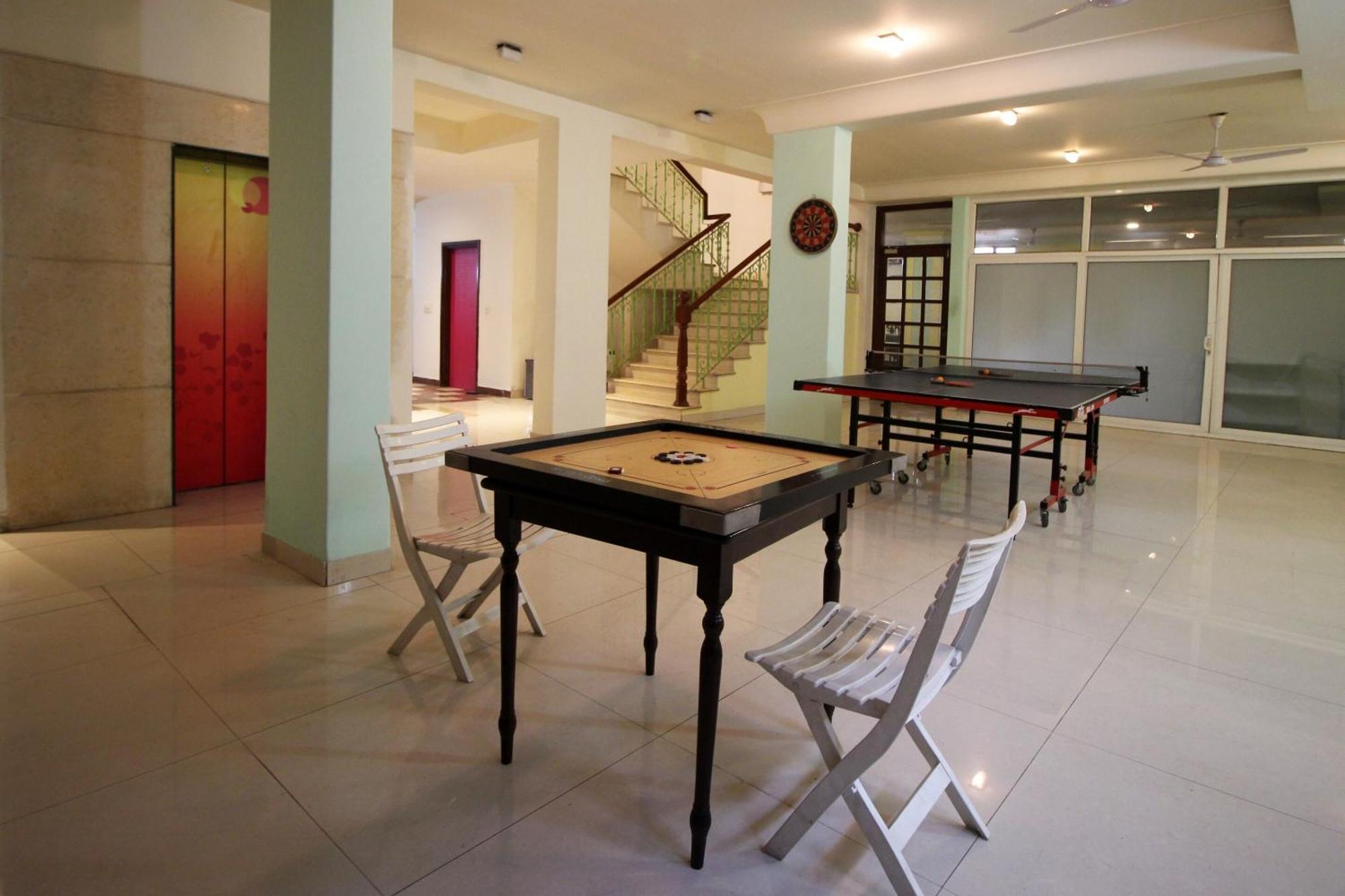 OYO 8704 Hotel Good Care Gurgaon Buitenkant foto